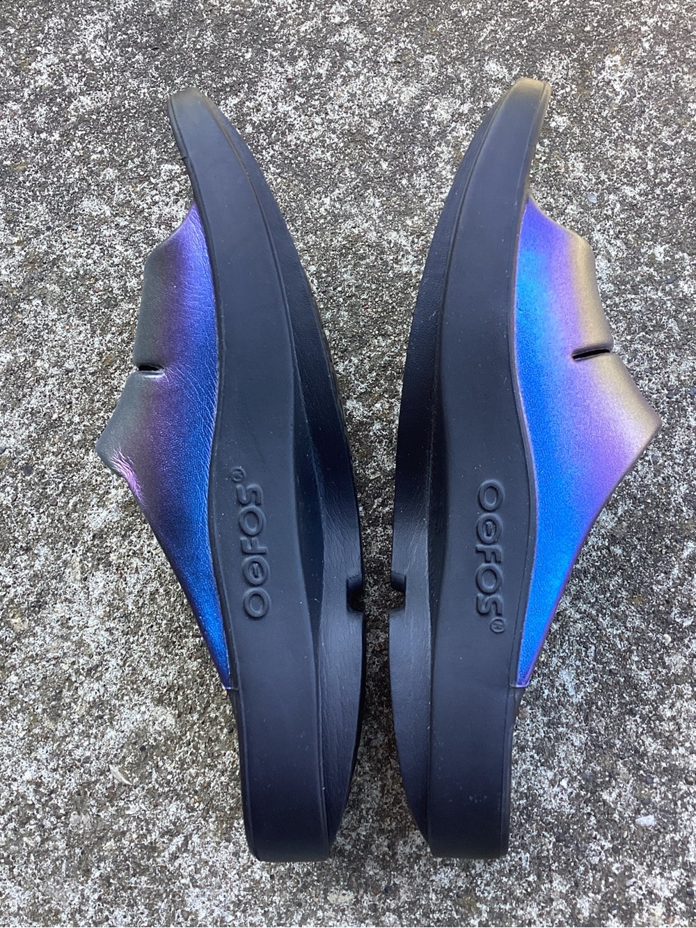 OOFOS OOahh Recovery Luxe Slides Iridescent Midnight Spectre Comfort Sandals 6 - Picture 6 of 9